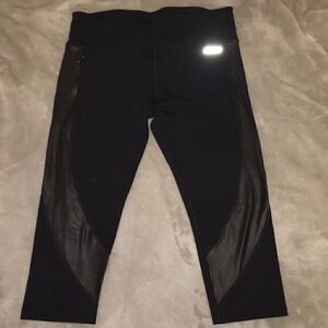 Lorna Jane cropped leggings w/ faux leather panels